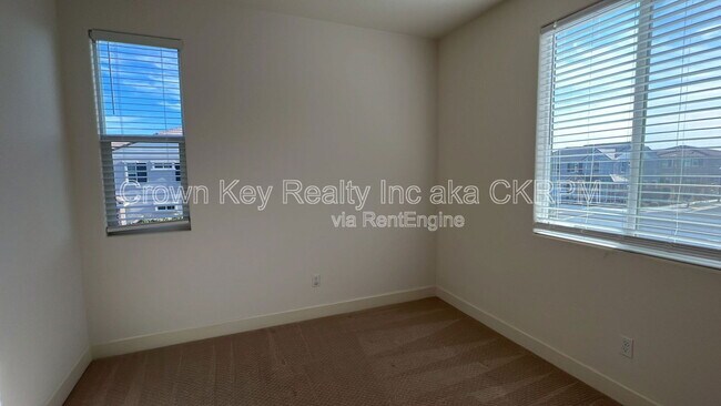 Building Photo - 448 Albertina Ave