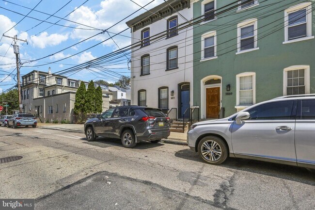 Building Photo - 3871 Terrace St