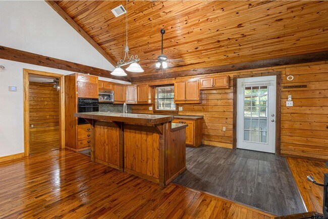 Building Photo - 18737 Saddleback Ln