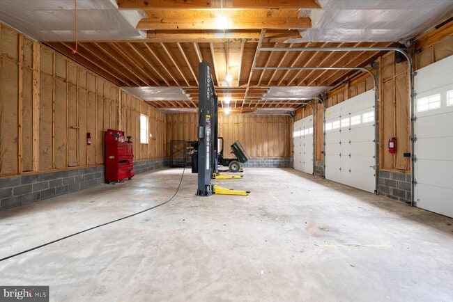 Building Photo - 2942 S Haven Dr