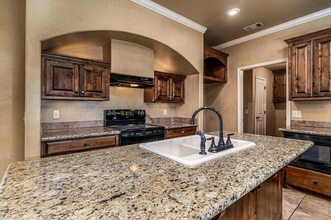 Building Photo - 8003 Manor Haven Ct