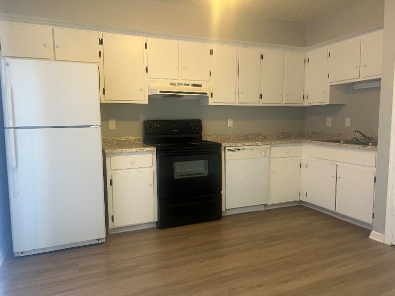 Building Photo - 16 Duiguid Dr
