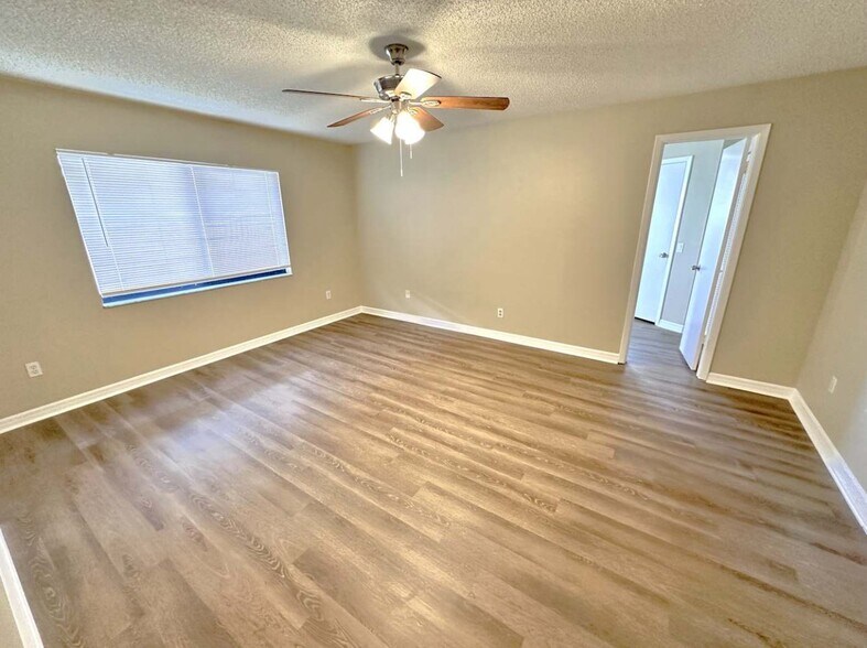 Building Photo - 1911 Coral Tree Ct