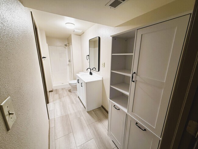 Building Photo - 7522 Madrid ct