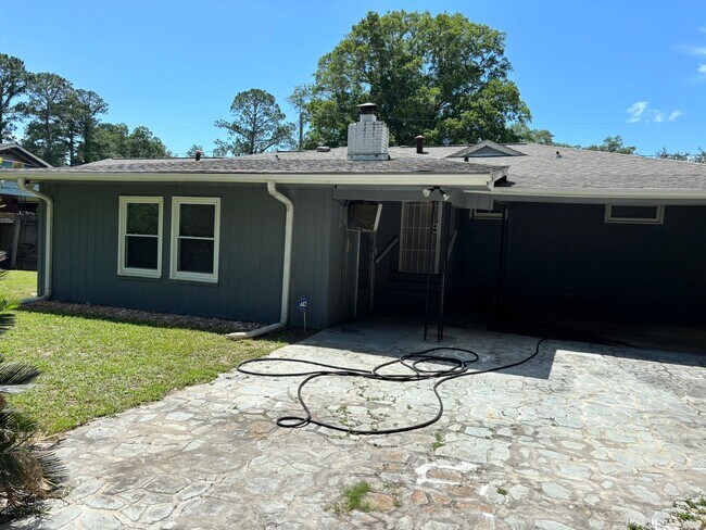 Building Photo - Welcome to this 1,692 sq ft Columbus, GA home offering 3 bedrooms and 1.5 bathrooms