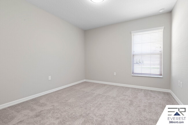 Building Photo - 10 Wildwood Pl