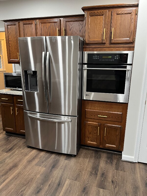 Building Photo - 301 Inglewood Dr