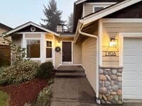 Building Photo - Gorgeous House in a Family-Friendly neighborhood!