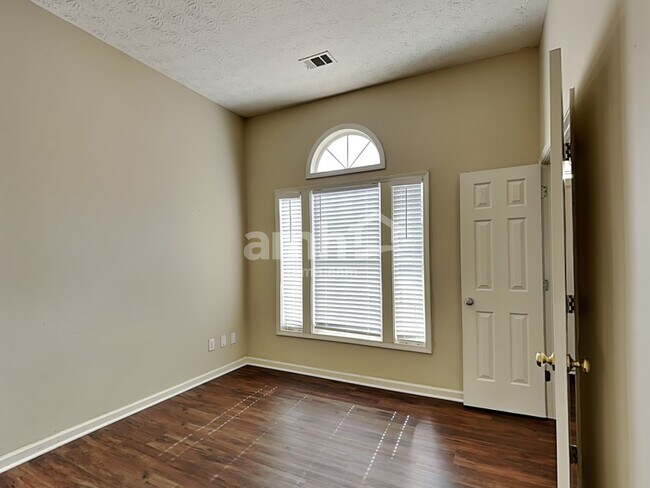 Building Photo - 3335 Berwick Field Dr