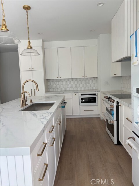Building Photo - 4832 La Canada Blvd