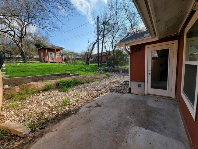 Building Photo - 2903 Catalina Dr