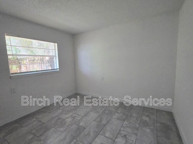 Building Photo - 5342 Cotee River Dr