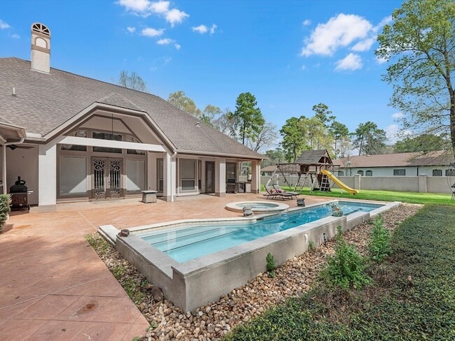 Building Photo - 19652 Riverwalk Dr