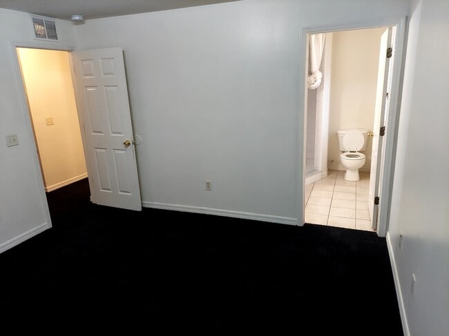 Building Photo - 1000 13th Ave S