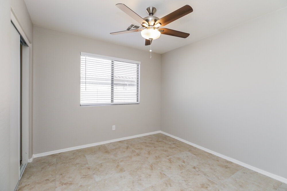 Building Photo - 3724 W Pleasant Ln