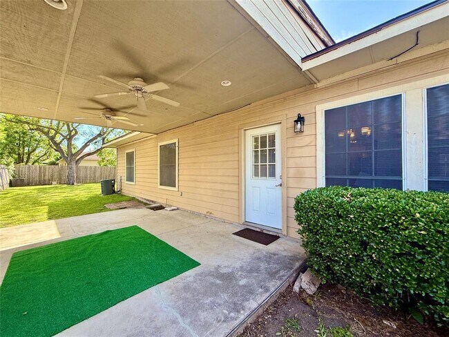 Building Photo - 8703 Weiser Dr