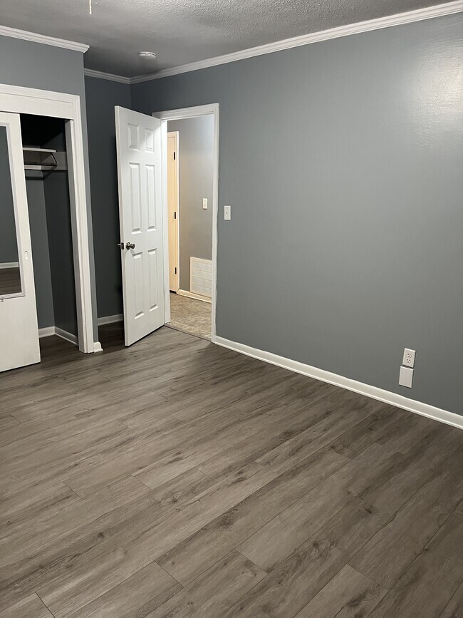 Building Photo - 2501 Havard Rd