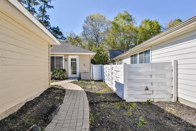Building Photo - 6219 Spruce Bough Ct