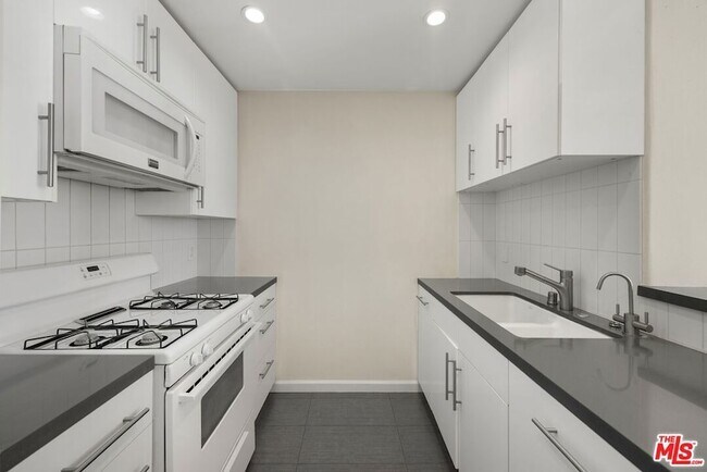 Building Photo - 1240 S Corning St