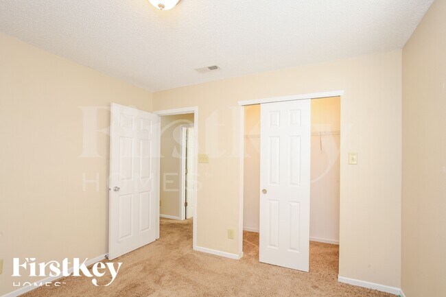 Building Photo - 10871 Zimmerman Ln