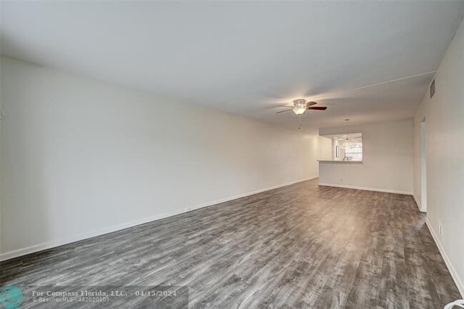 Building Photo - 4401 Martinique Ct