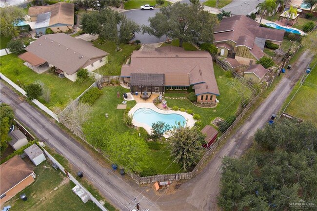 Building Photo - 22 W Esperanza Ave