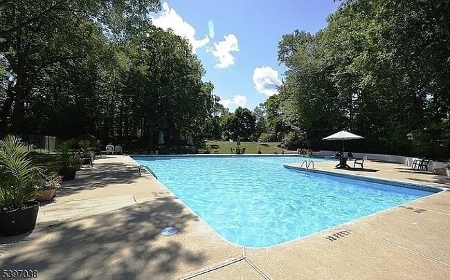 Building Photo - 85 Troy Dr