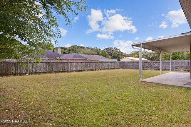 Building Photo - 133 Herlil Cir