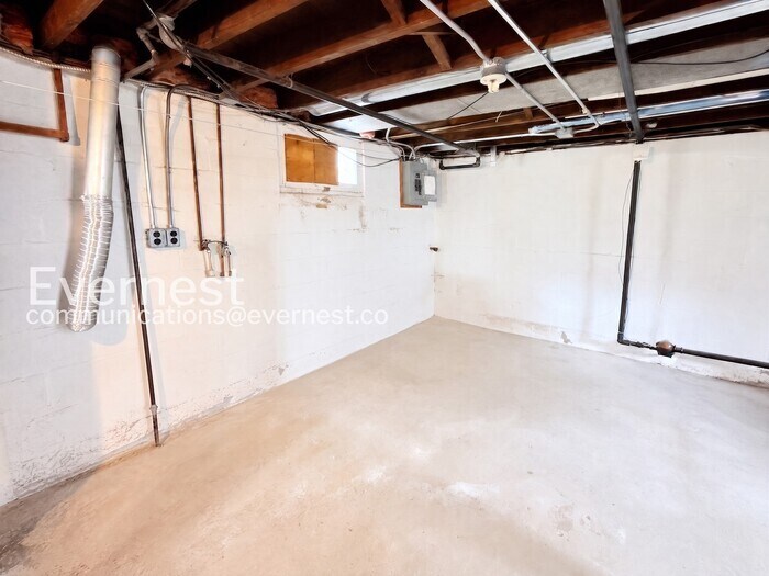 Building Photo - 1803 Talbot St
