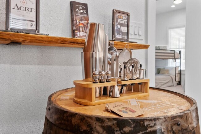 Building Photo - 921 E Hattie St