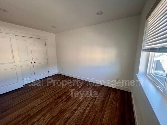 Building Photo - 929 Nevada St