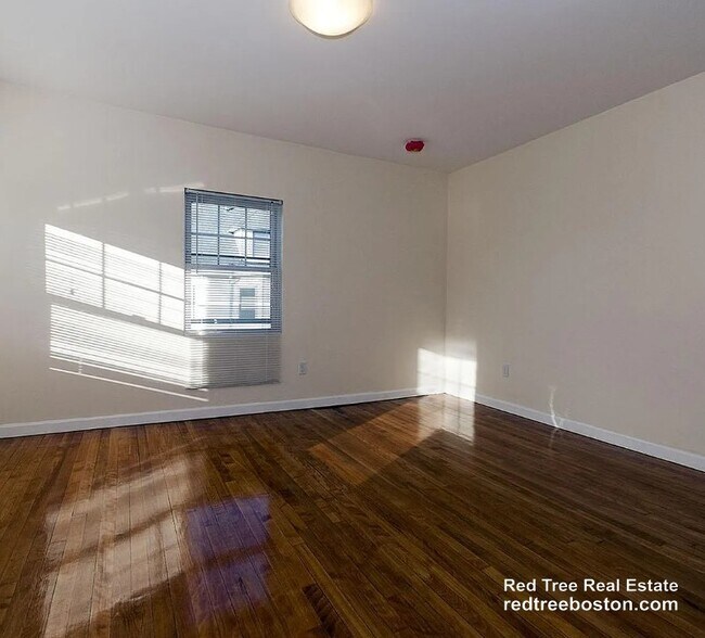 Building Photo - 34 Bentley St