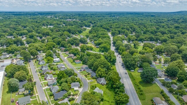 Building Photo - Move in ready in Gastonia’s Rapidly Growing FUSE District