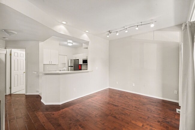 Building Photo - FURNISHED or unfurnished - 3 bed 3 bath Gated Highlands Ranch Home!