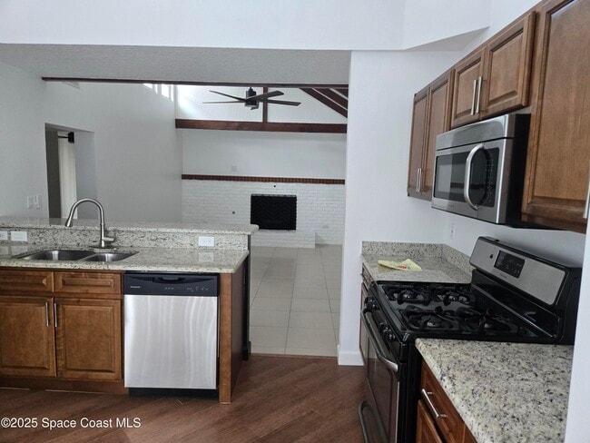 Building Photo - 1456 Guava Ave