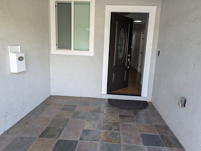 Building Photo - 487 Tuscarora Dr
