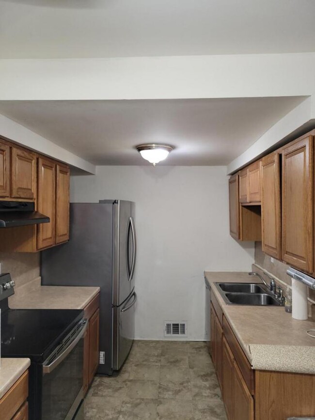 Building Photo - 4 bedroom in Newark DE 19713