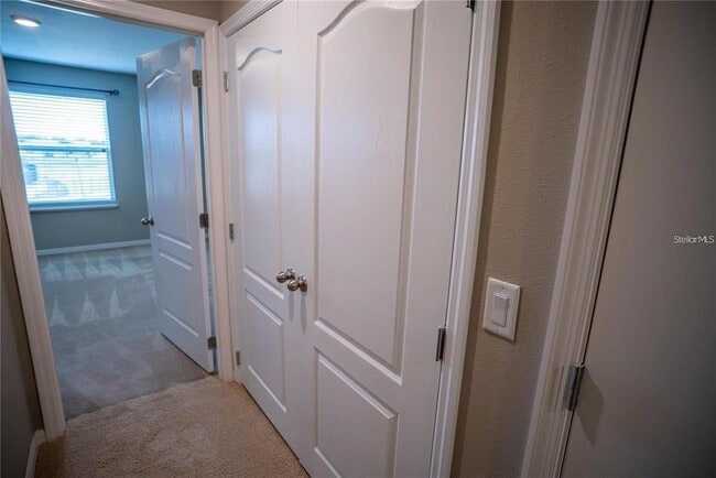 Building Photo - 131 Primrose Dr