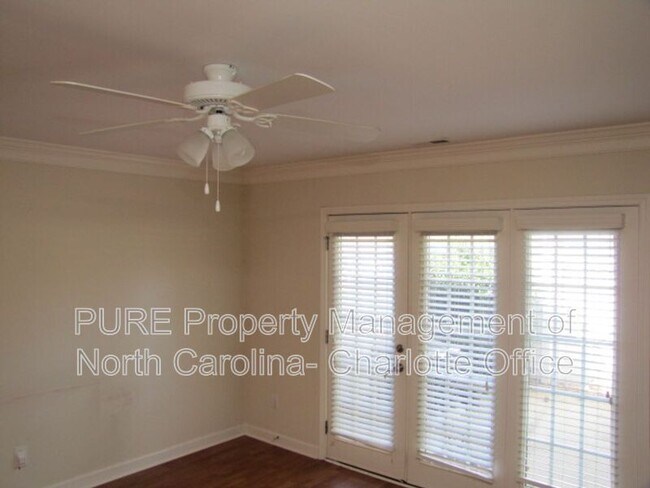Building Photo - 1336 Green Oaks Ln