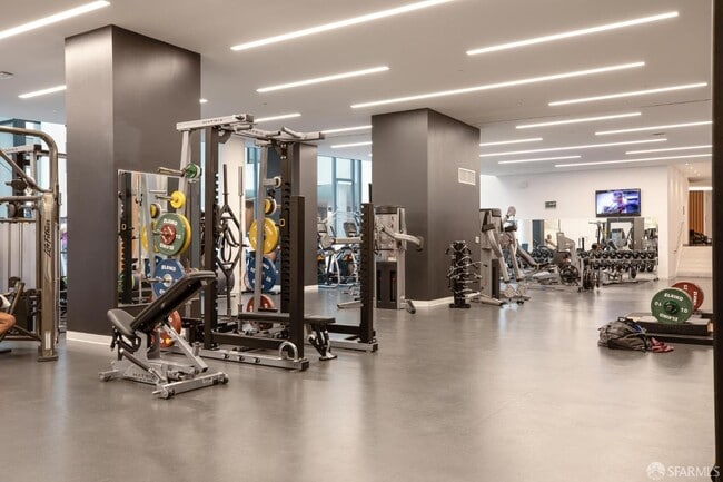 Building Photo - 318 Main St