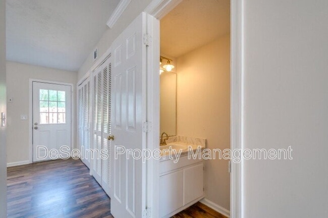 Building Photo - 302 Ash Forge Dr