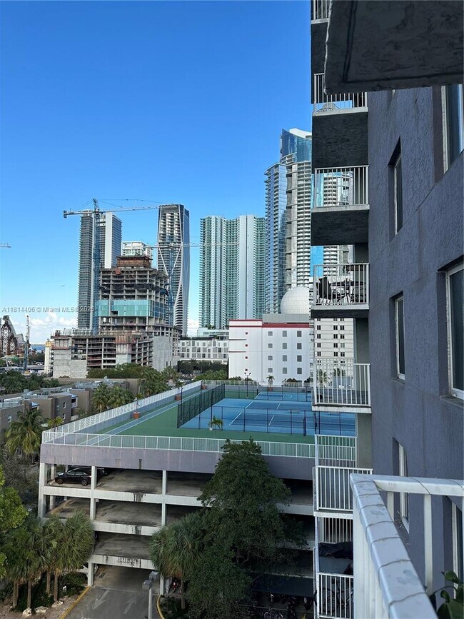 Building Photo - 850 N Miami Ave