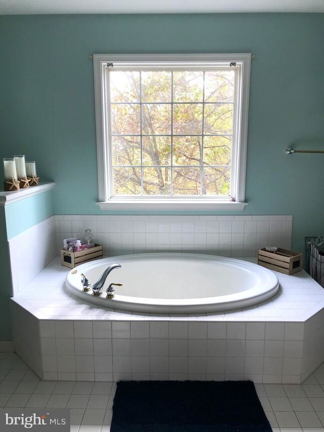 Building Photo - 4353 S Creek Ct