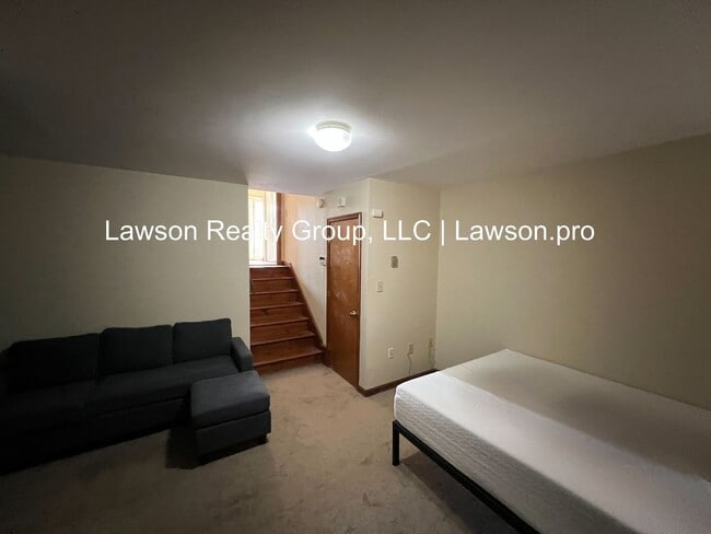 Building Photo - 2217 Jefferson St SW