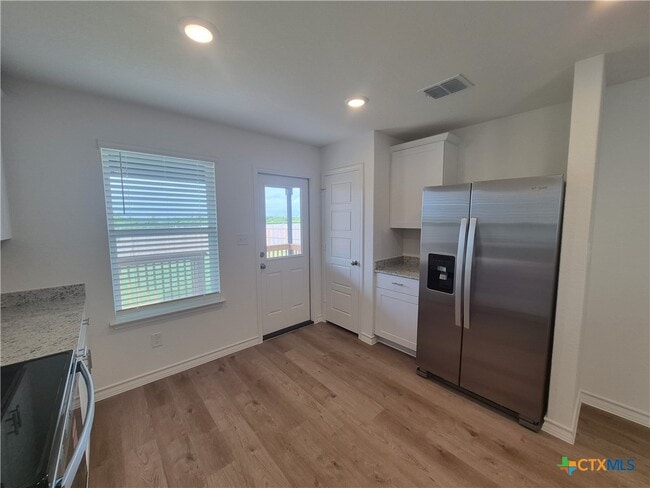 Building Photo - 942 Bluegrass Pt