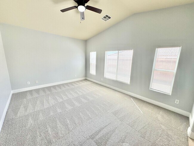 Building Photo - Stunning 4 bedroom home offering comfort and space in North Las Vegas