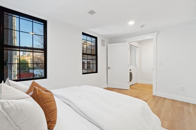 Building Photo - 82 Colgate St