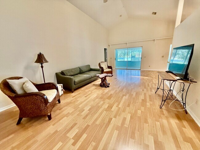 Building Photo - 6008 SE Walkers Cay Ct