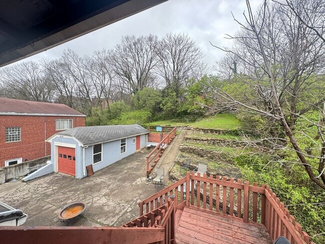 Building Photo - 6 bed/2 bath on Probasco St., Mins. from UC for Only $700/pp ($4200/mo)!