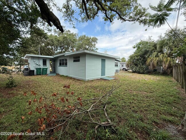 Building Photo - 420 N Fiske Blvd